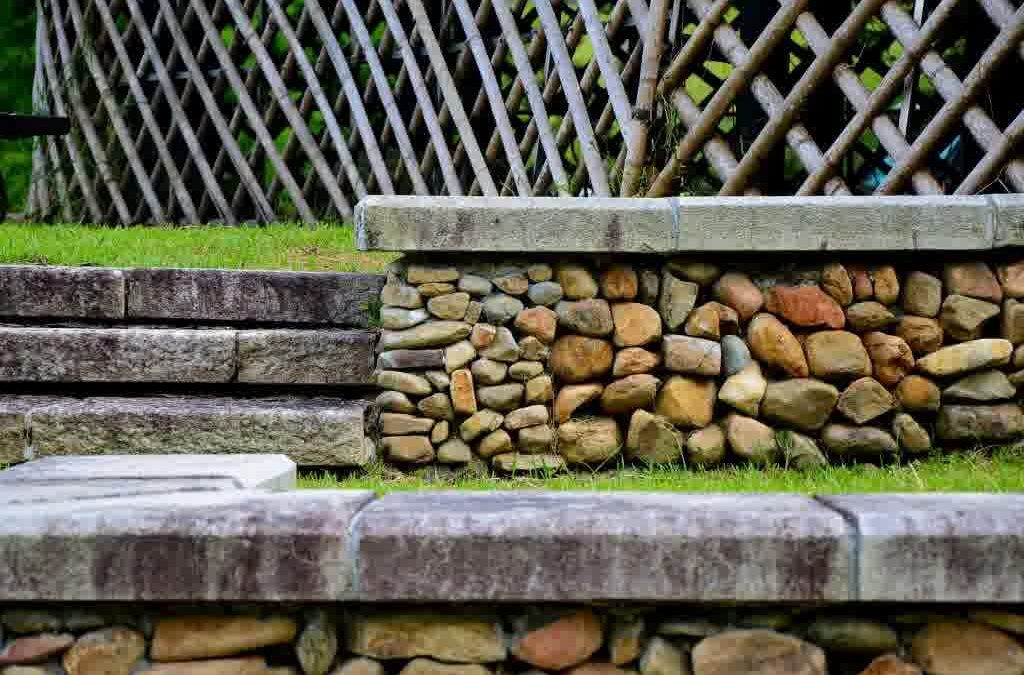 Retaining Wall Guide: Permits, Drainage, and DIY Mistakes to Avoid